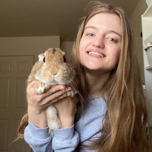 Meet your Posher, Nadya